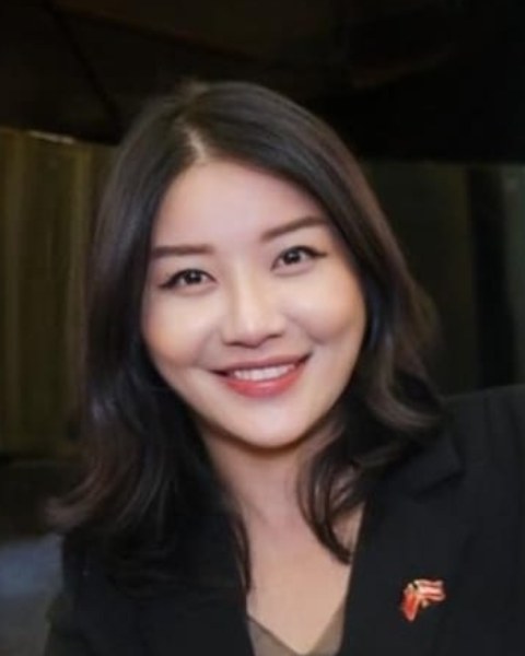 Simone Qin Long
